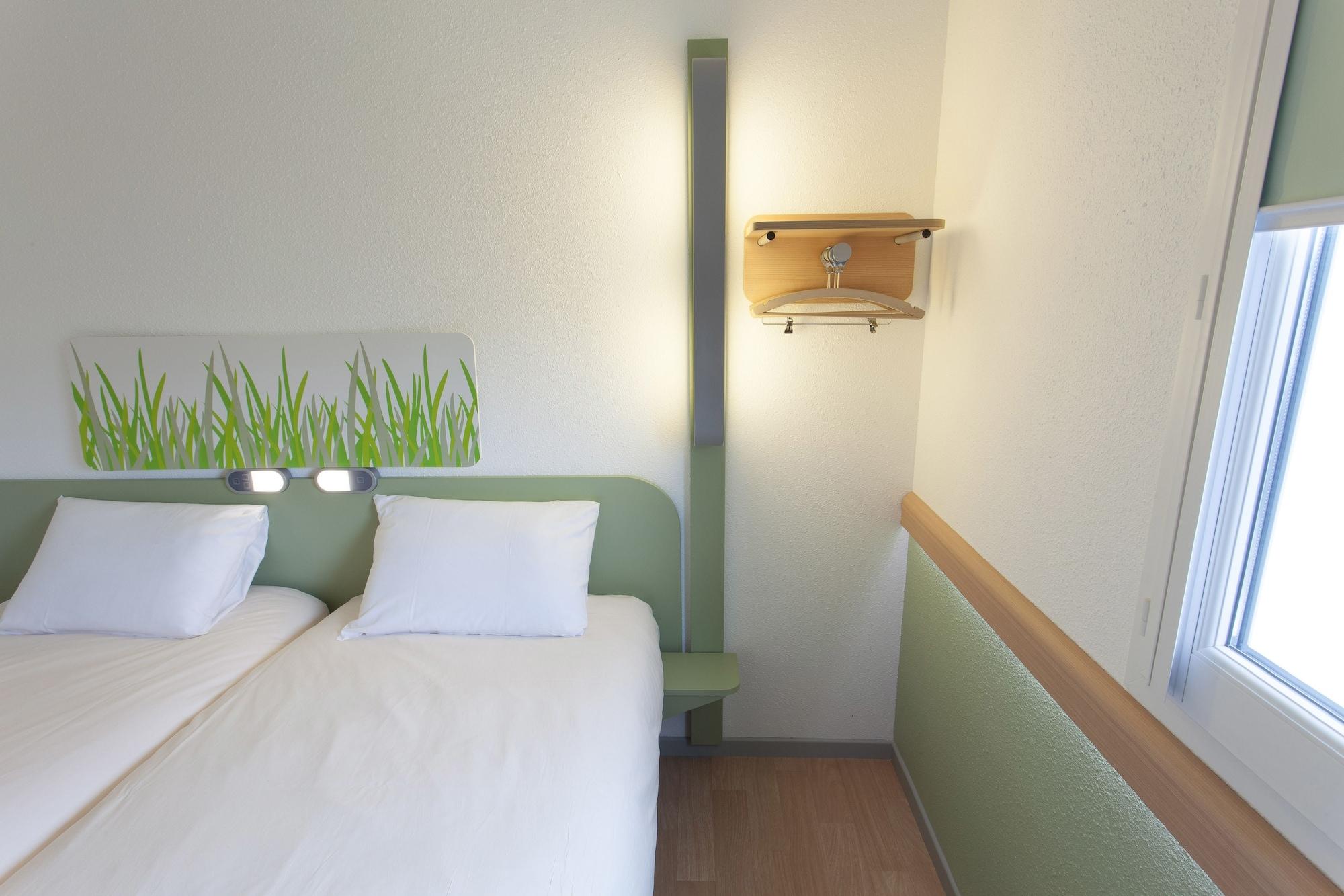Ibis Budget Cherbourg - La Glacerie Екстериор снимка